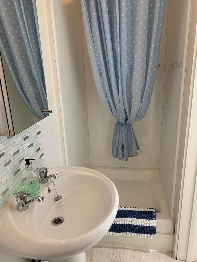 Little Karenza Is The Perfect Cornish Getaway Villa Saint Anthony Exteriör bild